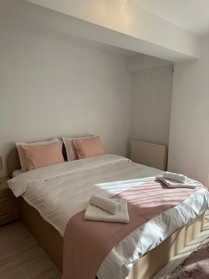 Fly Airport Residences & Therme-Self Check-In Otopeni Bagian luar foto